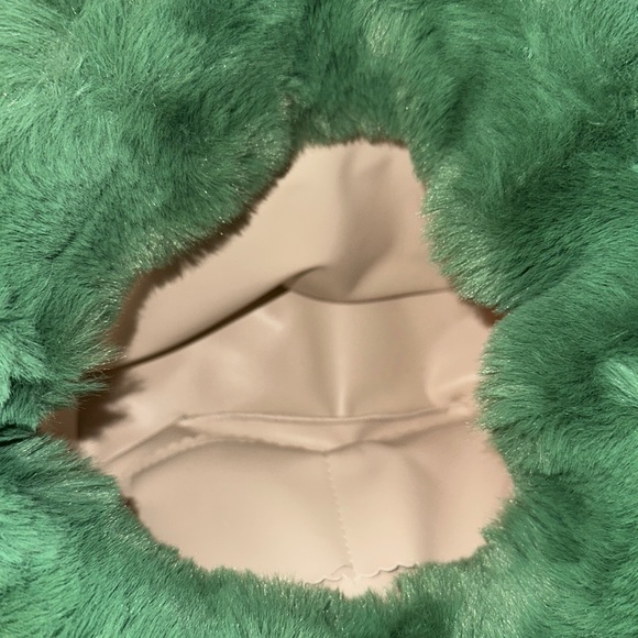 NWOT FAUX FUR HERALD BAG - Picture 8 of 8